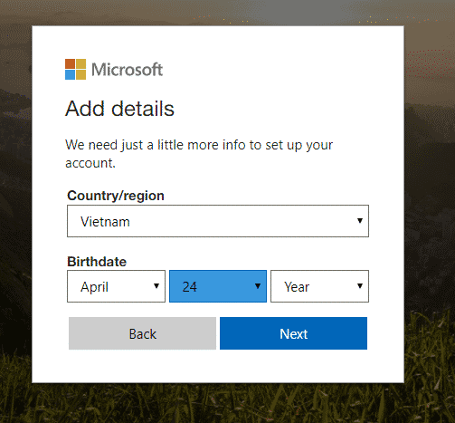 Điền đầy đủ thông tin cá nhân để tạo tài khoản Outlook