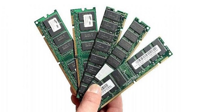 RAM thường là chip nhớ được hàn cứng vào bảng mạch