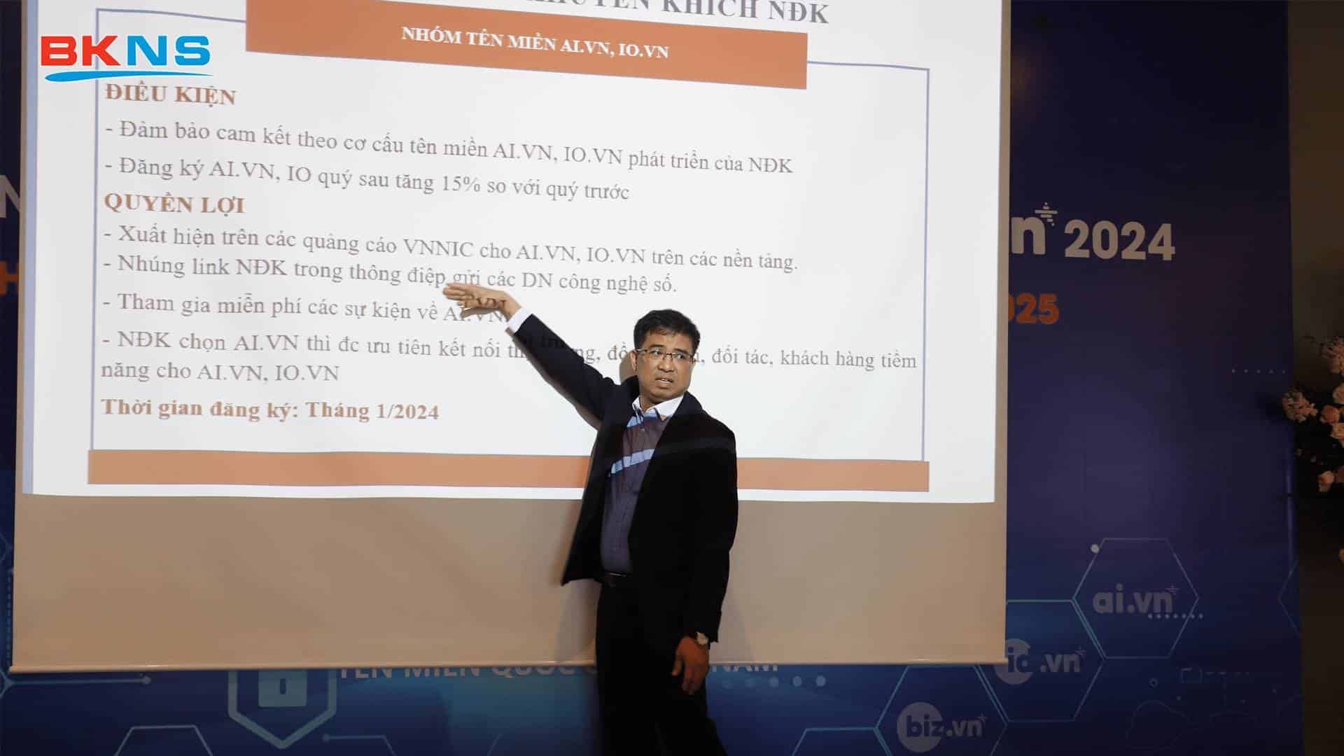 Hội nghị CEO Nhà Đăng Ký Tên Miền Quốc Gia .VN.