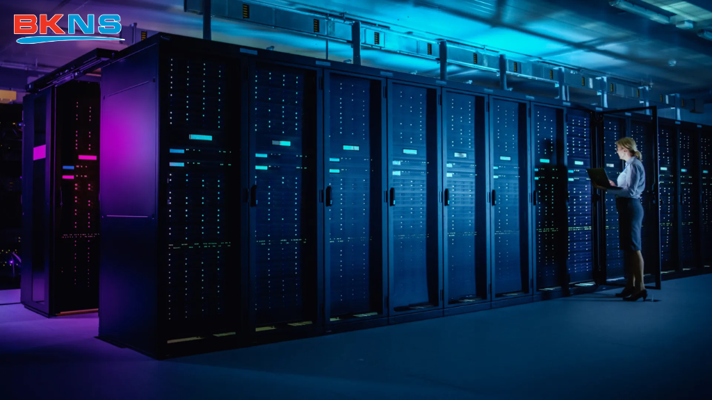 Tùy thuộc vào cách thức kết nối và quản lý dữ liệu, hệ thống lưu trữ thường được chia thành 3 kiến trúc chính là DAS, NAS và SAN.